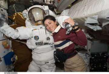 Nicole Stott in ISS
